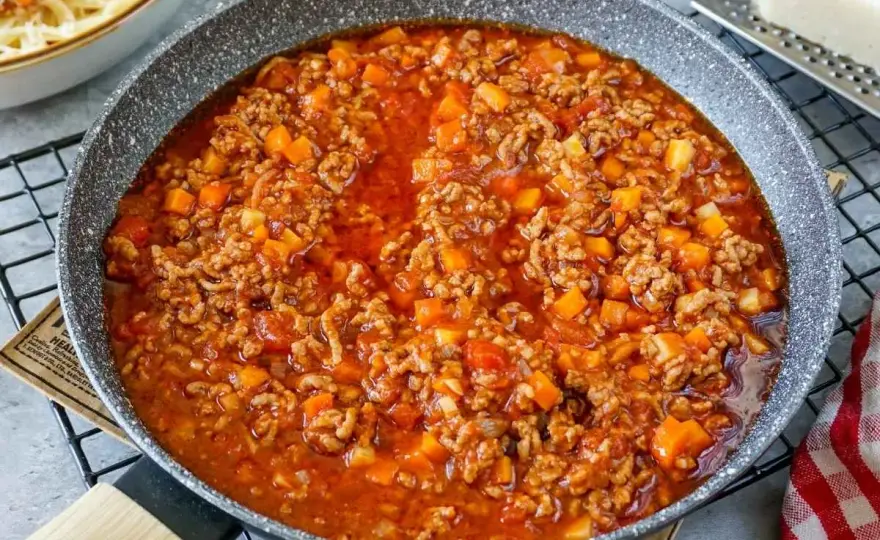 Schnelle Bolognese in 30 Minuten mit kräftiger Soße