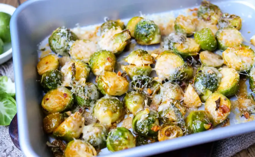 Rosenkohl im Backofen knusprig zubereiten - so gelingt er