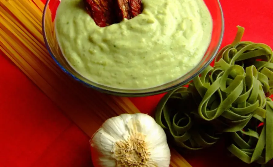 Cremige Brokkoli-Sahne-Sauce in 25 Minuten