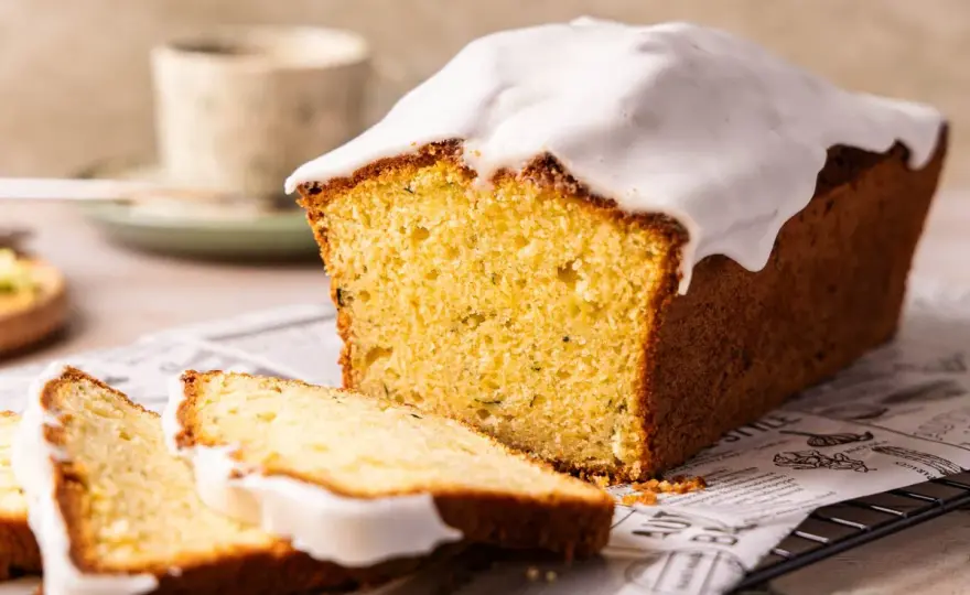 Saftiger Zucchini-Kuchen - so bleibt er locker und aromatisch