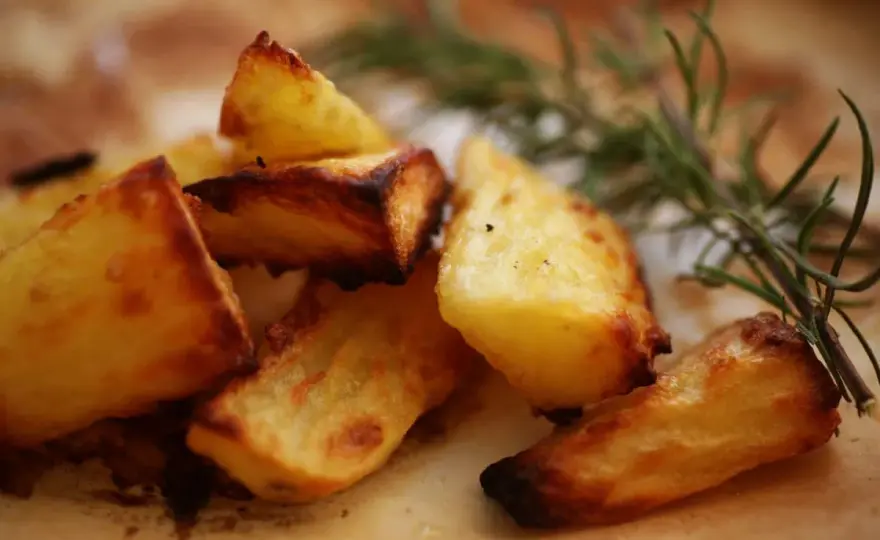 Knusprige Ofenkartoffeln gelingen mit diesem einfachen Trick