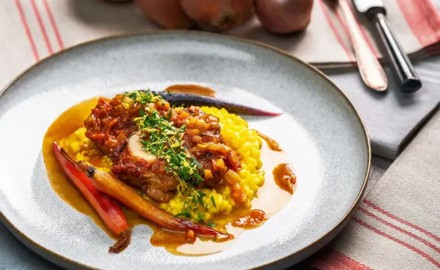 Ossobuco alla milanese - zart geschmort mit Gremolata