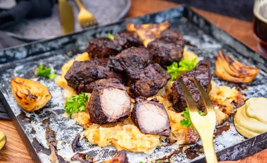Mutzbraten saftig zubereiten - klassisch oder im Ofen