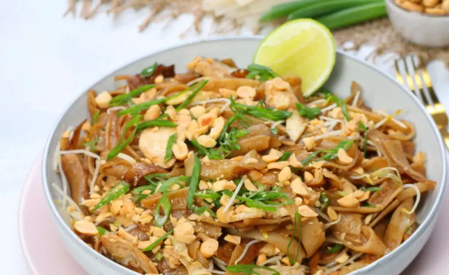 Pad Thai Gai mit Hähnchen - so bleiben die Nudeln bissfest