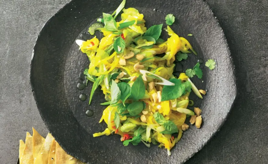Thai-Mangosalat mit grüner Mango einfach zubereiten
