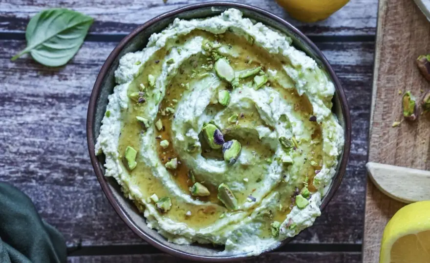 Avocado-Basilikum-Pesto selber machen - cremig und vielseitig