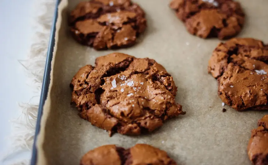 Soft Cookies mit Schokolade - so bleiben sie innen weich