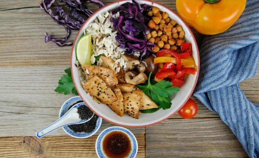 Bowl-Sauce selber machen - 4 Rezepte und die einfache Grundformel