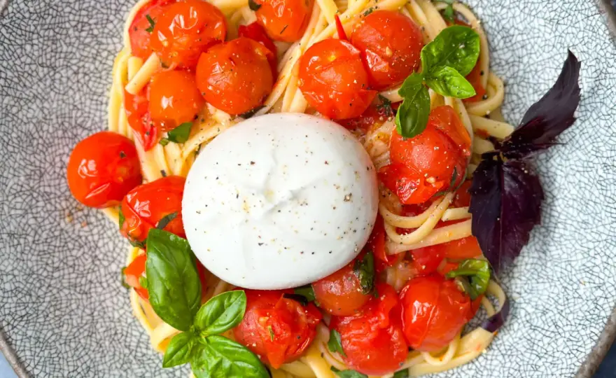 Burrata-Salat in 15 Minuten - so wird er richtig cremig