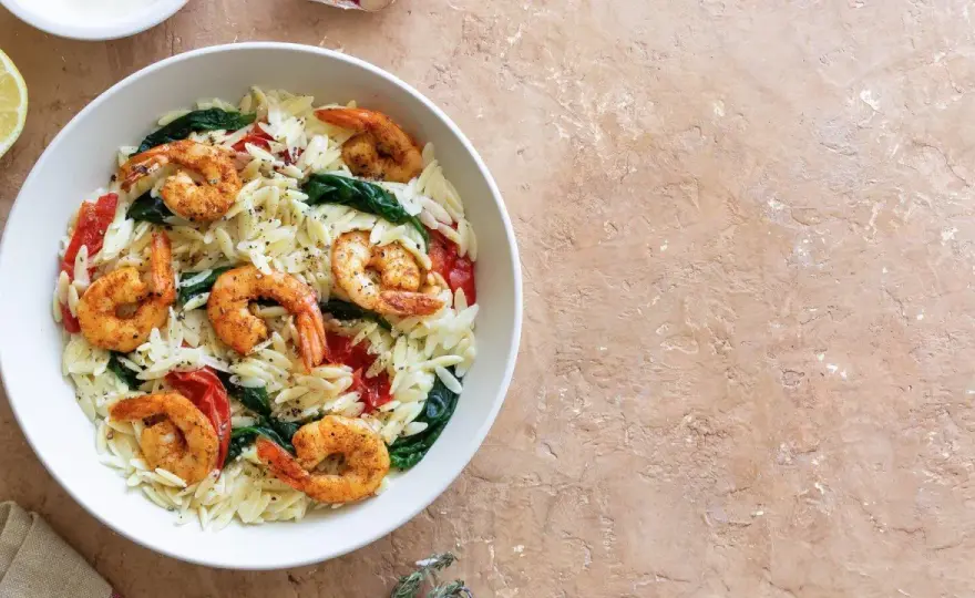 Orzo mit Garnelen - cremig, mediterran und einfach