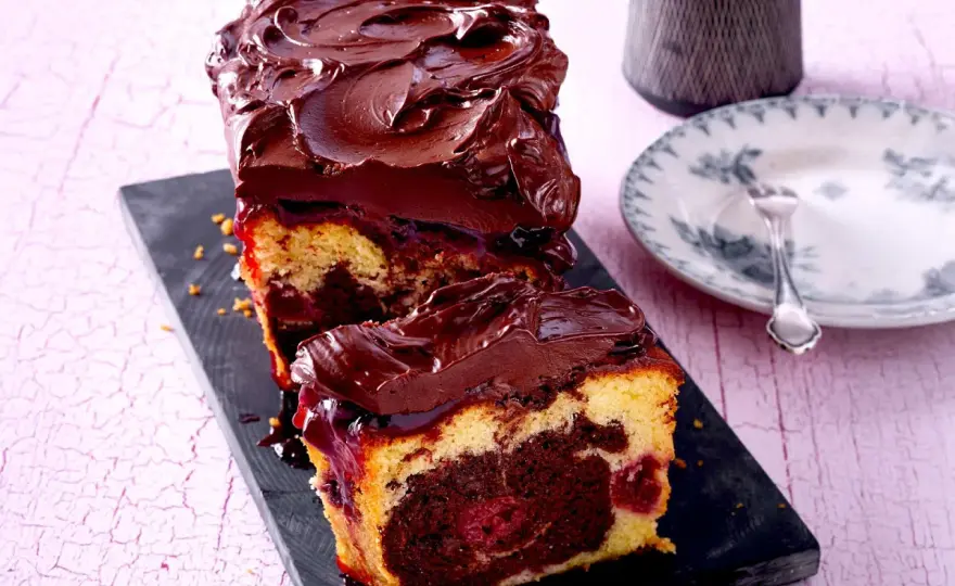 Marmorkuchen mit Kirschen - saftig und schön marmoriert