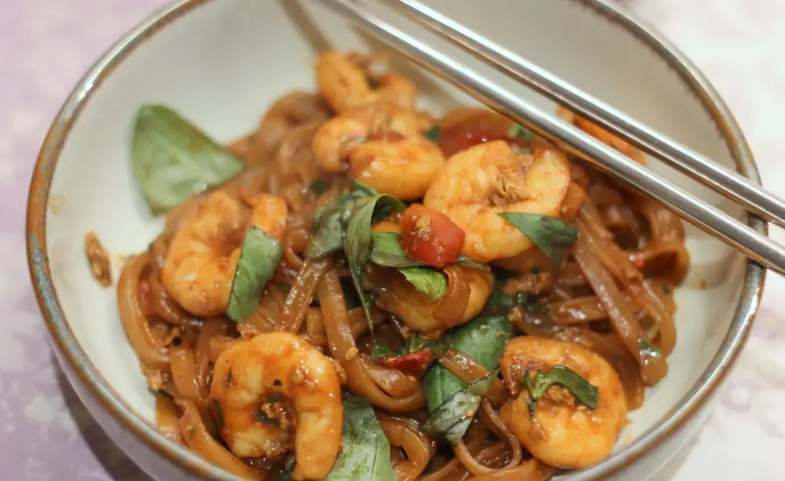 Pad kee mao selbst gemacht - so gelingen scharfe Thai-Nudeln