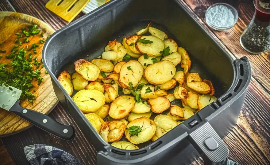Bratkartoffeln im Airfryer - so werden sie knusprig