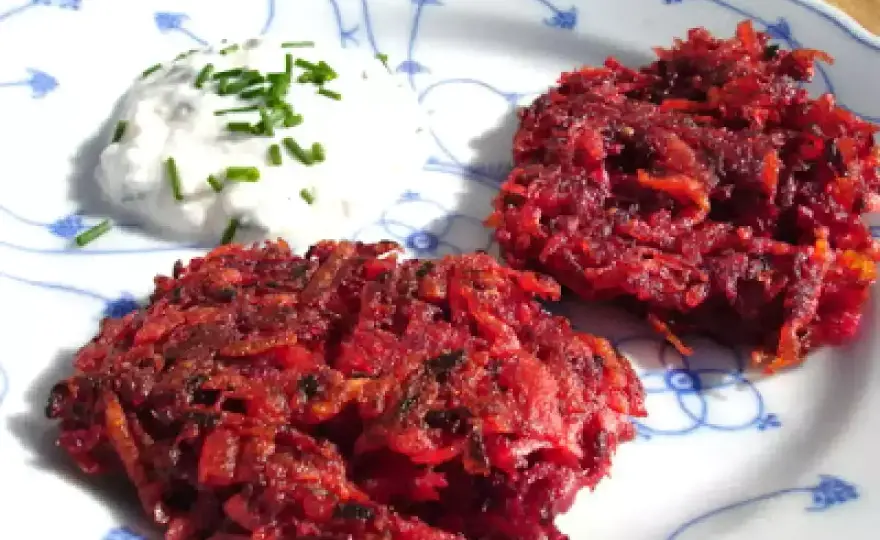 Panierte Rote-Bete-Puffer, die nicht zerfallen