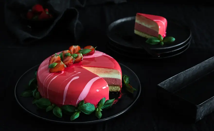 Mousse-Torte mit Mirror Glaze - so gelingt der Glanz