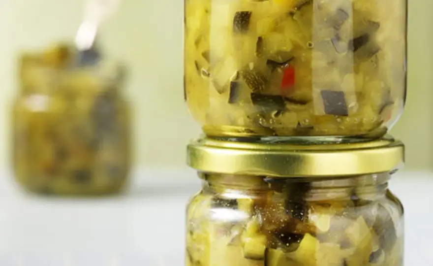 Zucchini-Chutney selber machen - süß-sauer und würzig