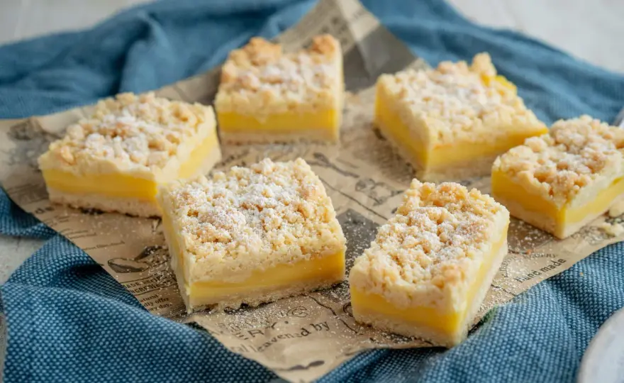 Streuselkuchen aus einem Teig - so gelingen Boden und Streusel