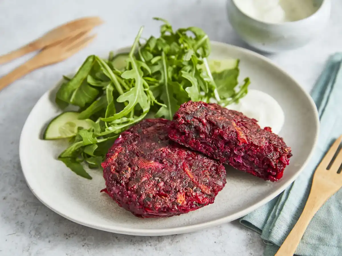 Rote-Bete-Bratlinge knusprig und saftig zubereiten