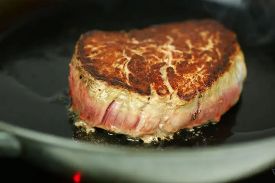 Steak richtig braten - So gelingen Kruste und Gargrad